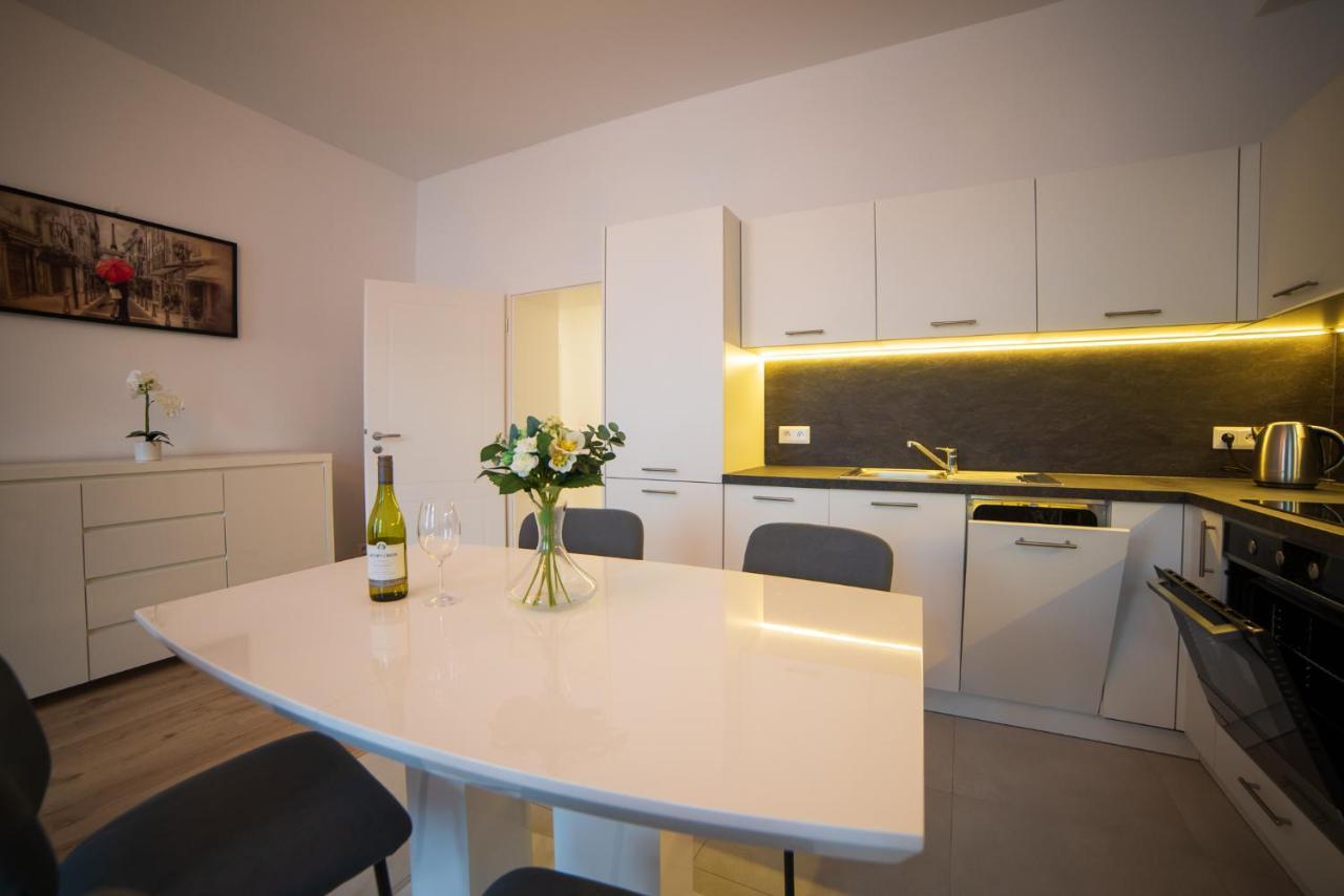 Top Class Apartments In Carlsbad Karlsbad Exterior foto